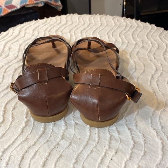 NWOT journee Collection size 8 Brown Sandals - Picture 3 of 5
